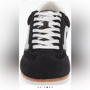 NWT - NEVER BEEN WORN Vans Black and White Sneakers W8 M6.5
